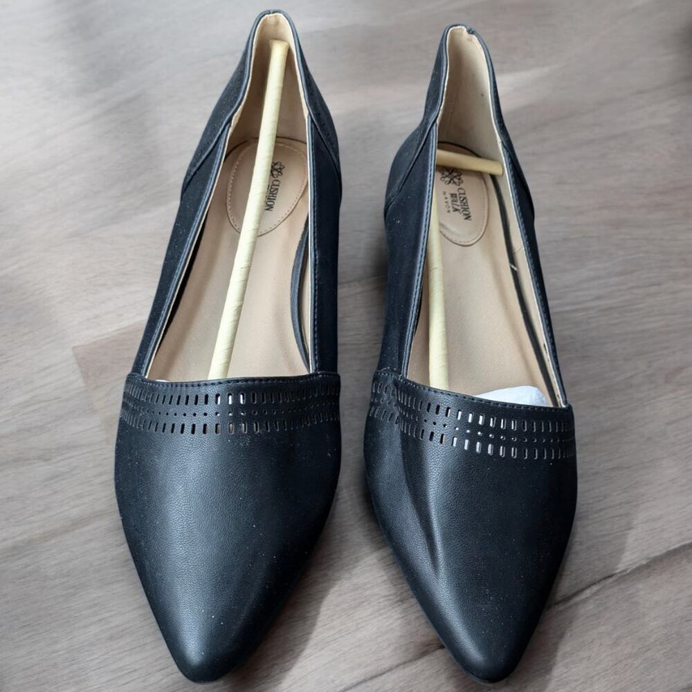 New AVON Luna Perforated Flat Cushion Walk Dress Shoes Women's Flats Size 11